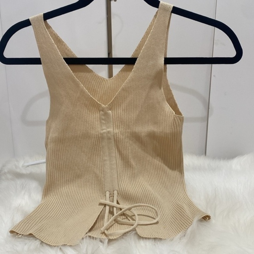 RIBBED knit top